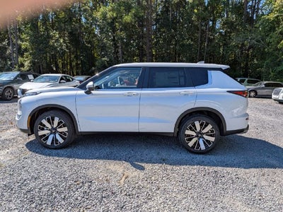 2026 Mitsubishi Outlander SE