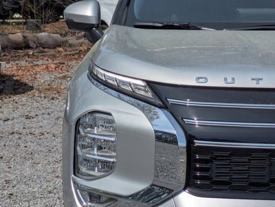 2026 Mitsubishi Outlander SE