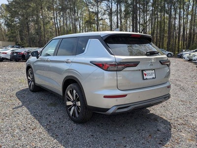 2026 Mitsubishi Outlander SE