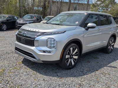 2026 Mitsubishi Outlander SE