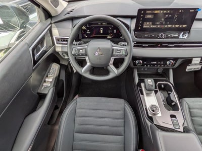 2026 Mitsubishi Outlander SE