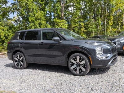 2026 Mitsubishi Outlander SE