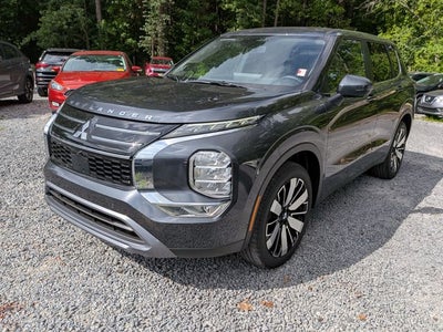 2026 Mitsubishi Outlander SE