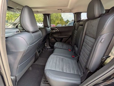 2026 Mitsubishi Outlander SE