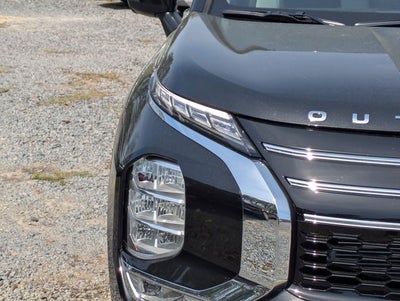 2026 Mitsubishi Outlander Base