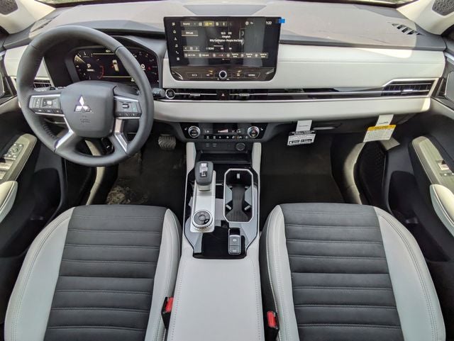 2026 Mitsubishi Outlander Base