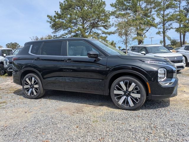 2026 Mitsubishi Outlander Base