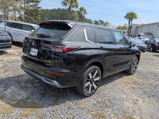 2026 Mitsubishi Outlander Base