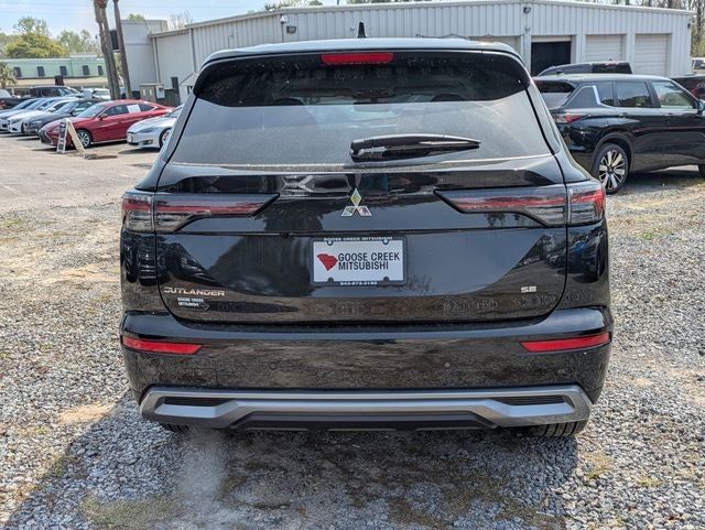 2026 Mitsubishi Outlander Base