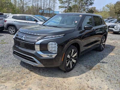 2026 Mitsubishi Outlander Base