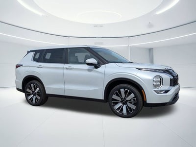 2026 Mitsubishi Outlander Base