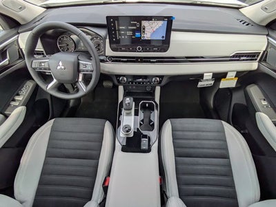 2026 Mitsubishi Outlander Base