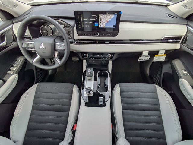 2026 Mitsubishi Outlander Base