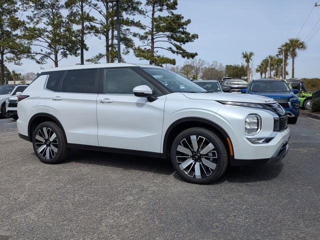 2026 Mitsubishi Outlander Base