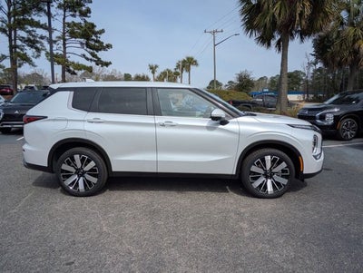 2026 Mitsubishi Outlander Base