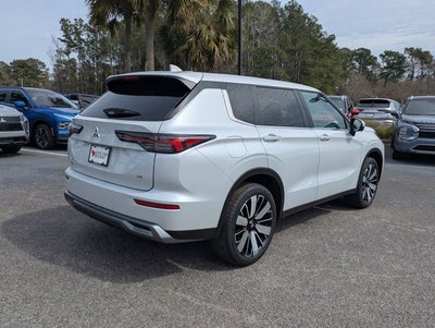 2026 Mitsubishi Outlander Base