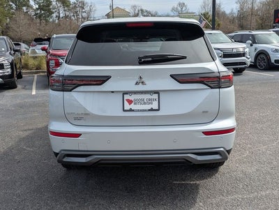2026 Mitsubishi Outlander Base