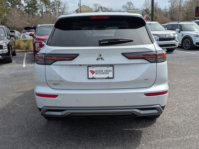2026 Mitsubishi Outlander Base