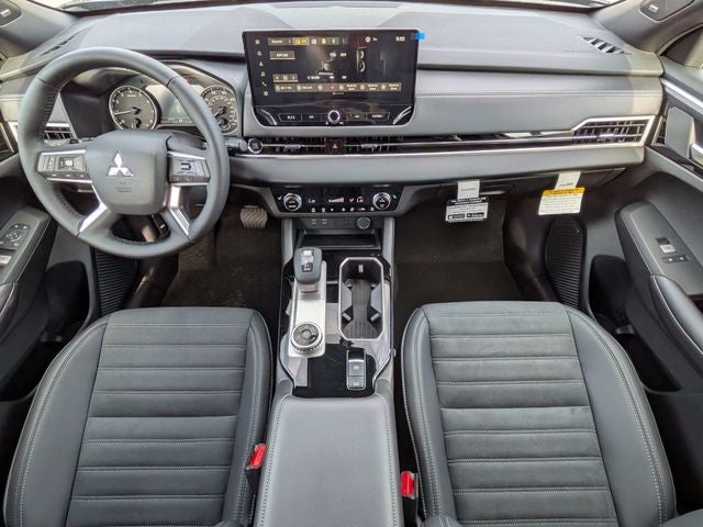 2026 Mitsubishi Outlander Base