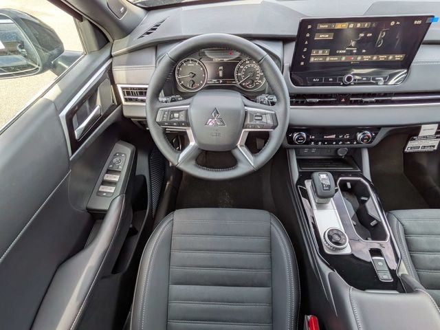 2026 Mitsubishi Outlander Base