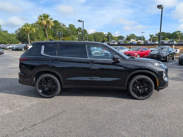 2026 Mitsubishi Outlander Base
