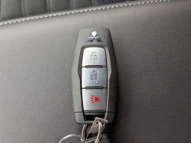 2026 Mitsubishi Outlander Base