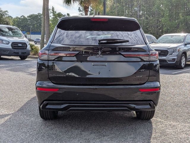 2026 Mitsubishi Outlander Base