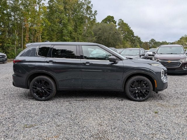 2026 Mitsubishi Outlander LE