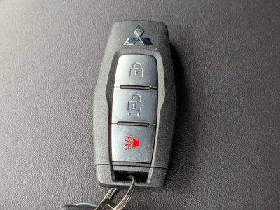 2026 Mitsubishi Outlander LE