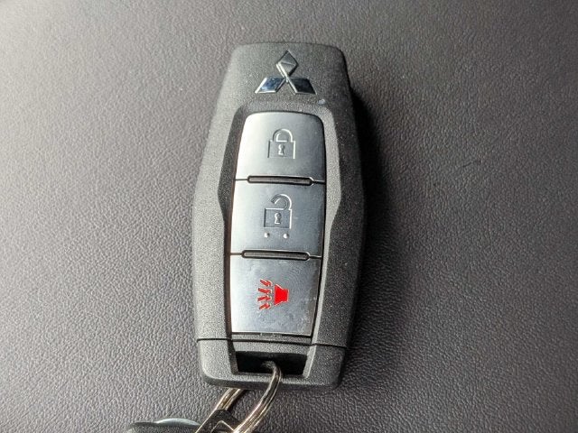 2026 Mitsubishi Outlander LE
