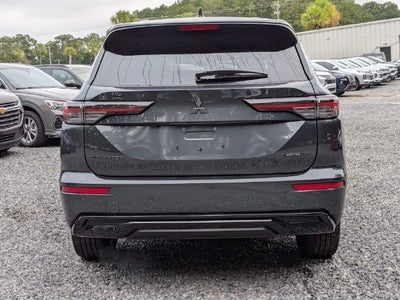 2026 Mitsubishi Outlander LE