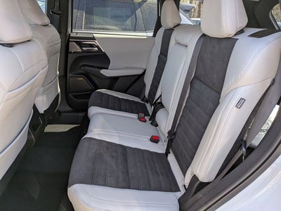 2026 Mitsubishi Outlander Base