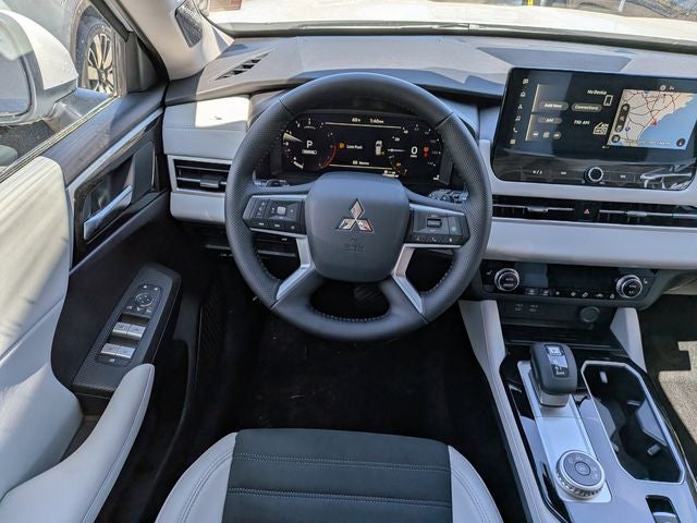 2026 Mitsubishi Outlander Base