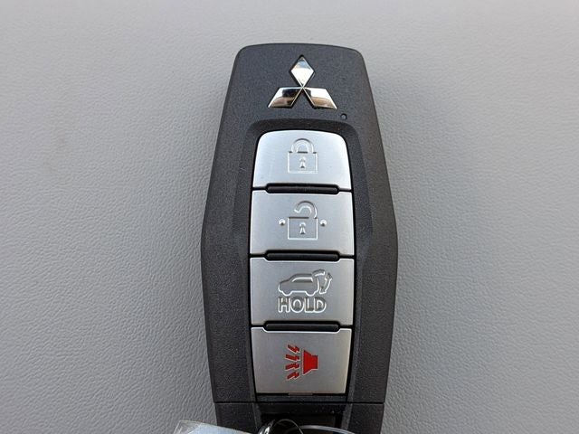 2026 Mitsubishi Outlander Base