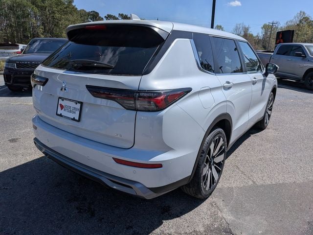 2026 Mitsubishi Outlander Base