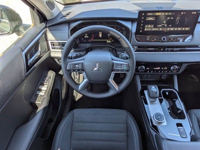 2026 Mitsubishi Outlander Base