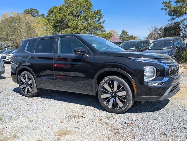 2026 Mitsubishi Outlander Base