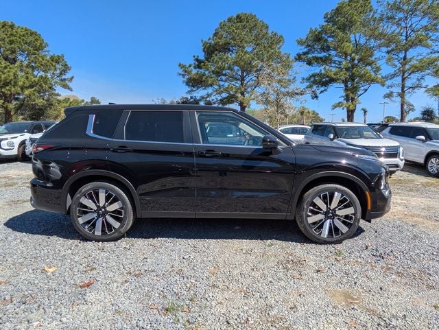 2026 Mitsubishi Outlander Base