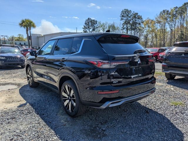 2026 Mitsubishi Outlander Base