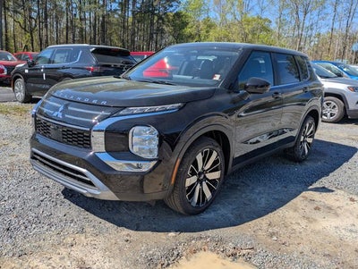 2026 Mitsubishi Outlander Base