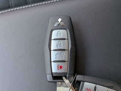 2026 Mitsubishi Outlander SE
