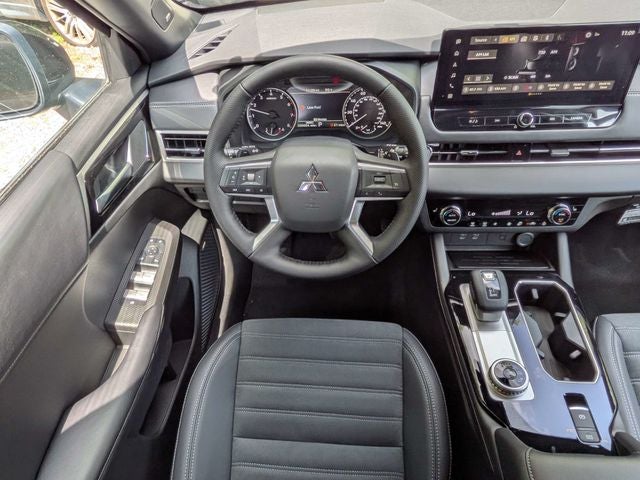 2026 Mitsubishi Outlander Base