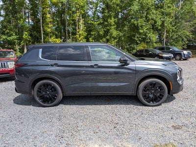 2026 Mitsubishi Outlander Base