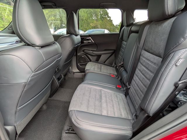 2026 Mitsubishi Outlander Base