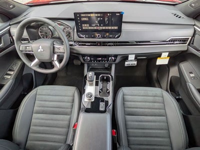 2026 Mitsubishi Outlander Base