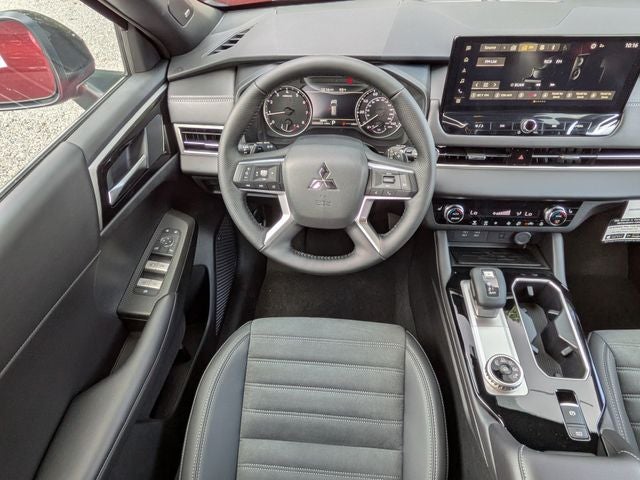 2026 Mitsubishi Outlander Base
