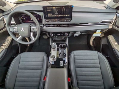 2026 Mitsubishi Outlander SE