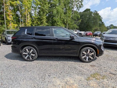 2026 Mitsubishi Outlander SE