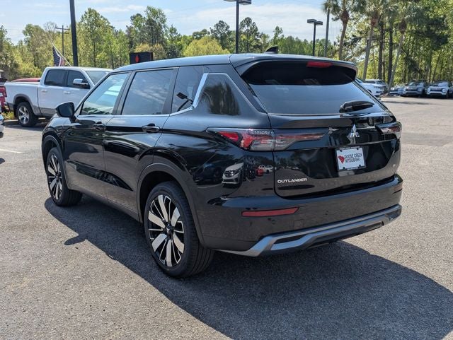 2026 Mitsubishi Outlander Base