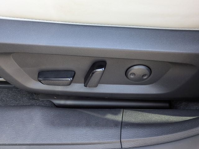 2026 Mitsubishi Outlander Base